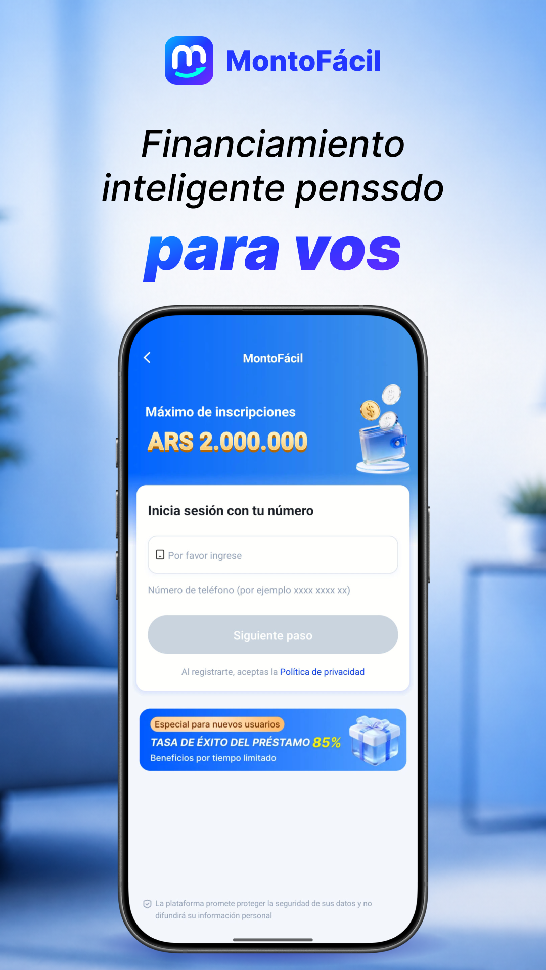 Persona solicitando un prestamo desde su celular
